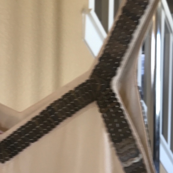 Sleeveless Top - Picture 4 of 6